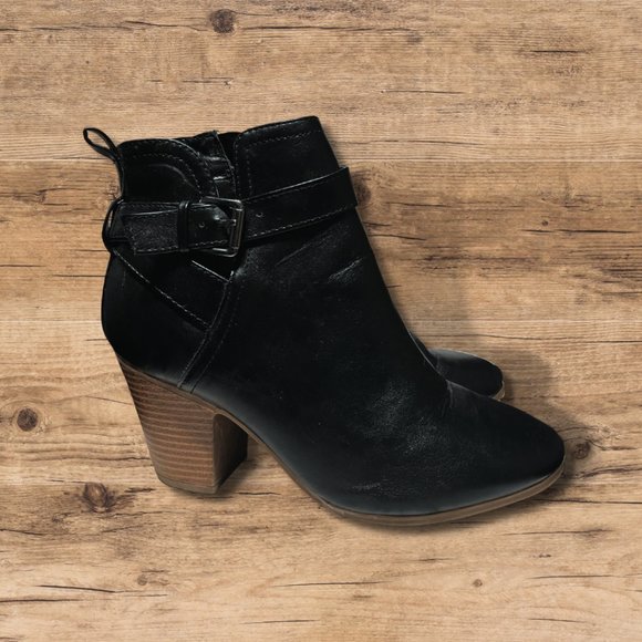 Black Boots | Time & Tru - Picture 1 of 5